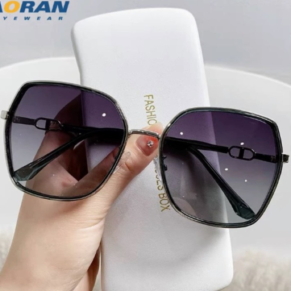 Women's Purple Gradient Sunglasses